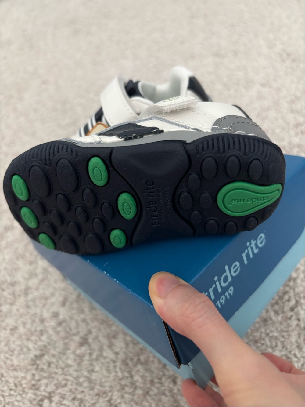 Stride Rite Little Kid Shoes White 4W - Picture 3 of 4